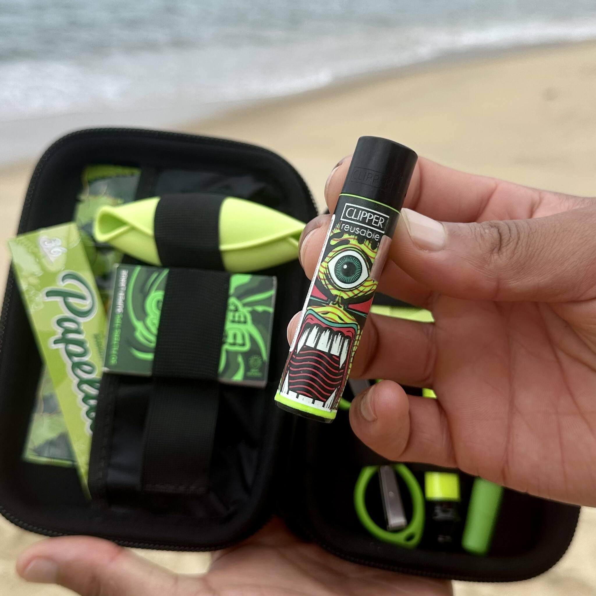 Green Monster Kit – black Puff Classic case