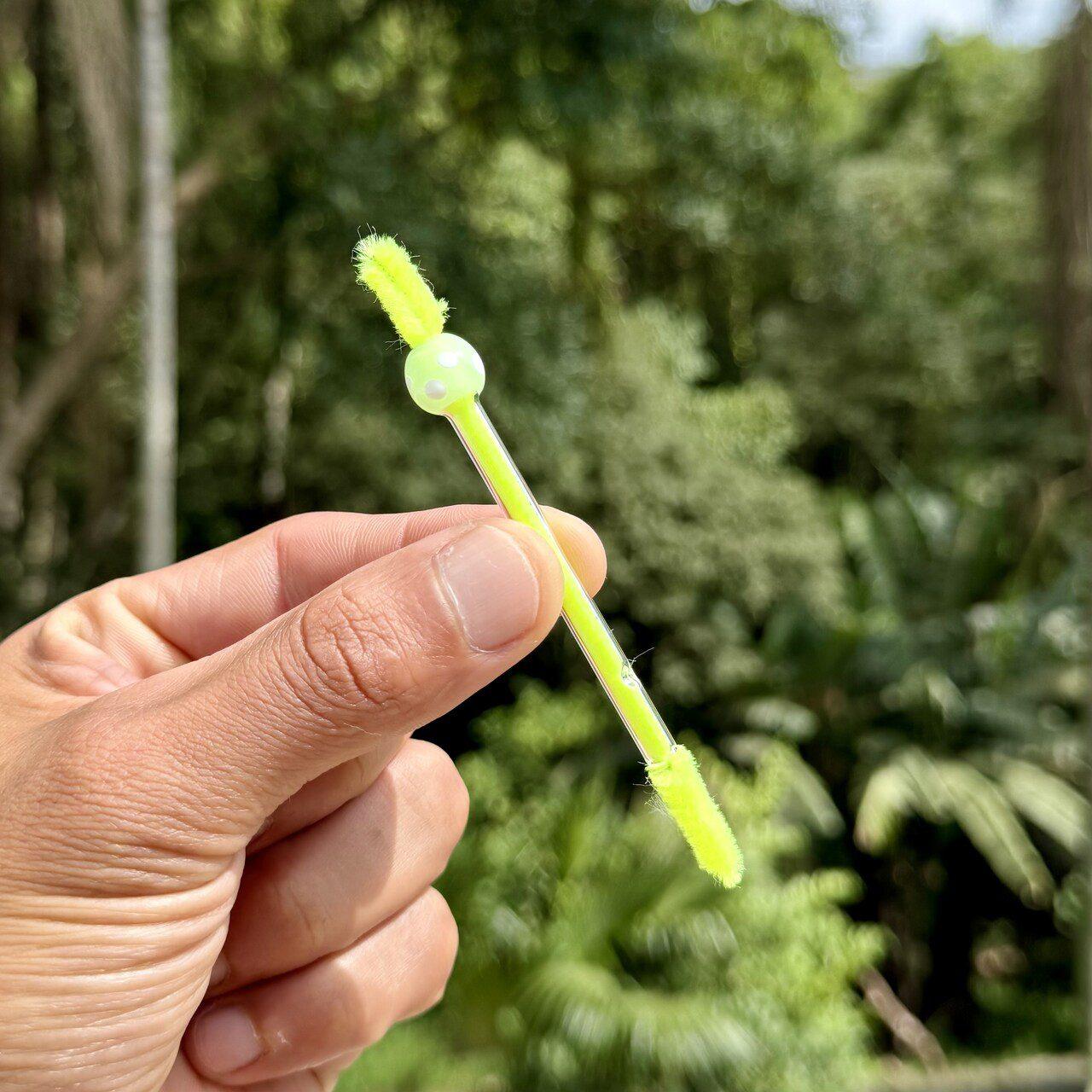 Glass mouthpiece with ball tip – green – cleaning stick included