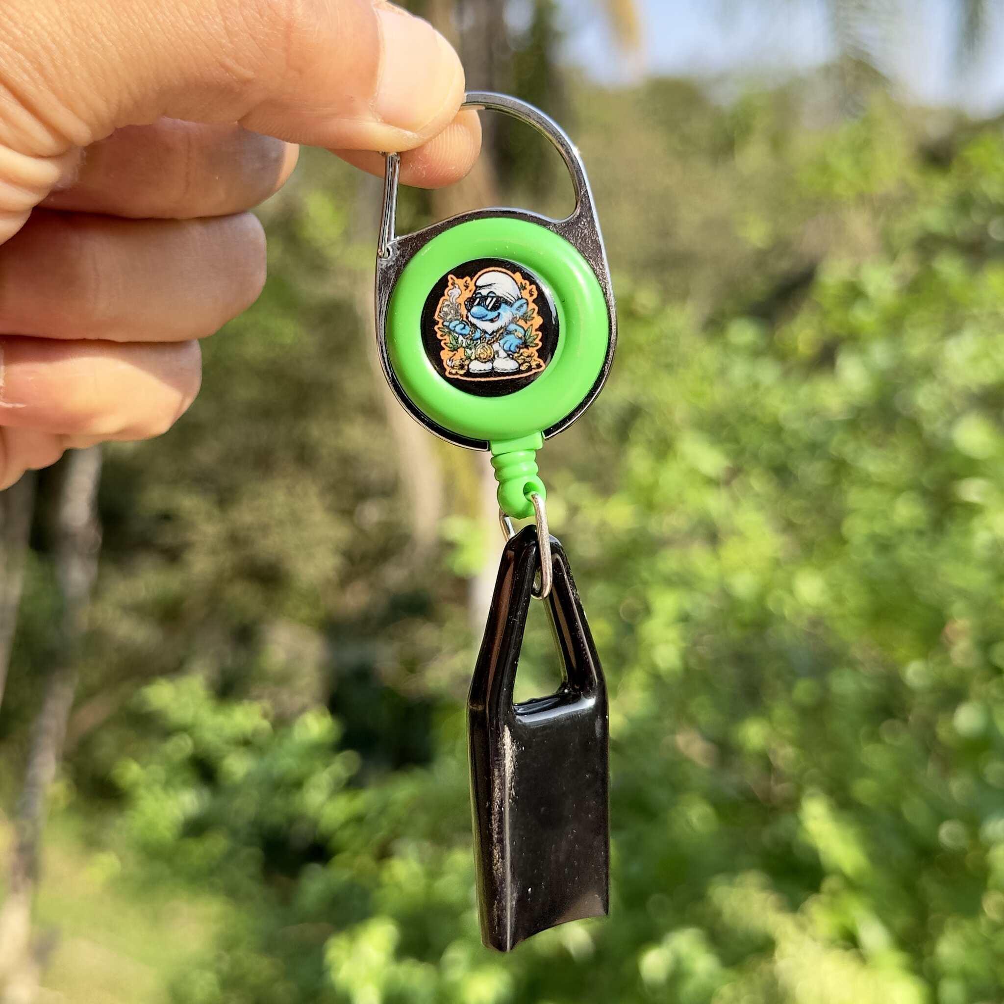 Smurf anti-theft lighter holder – green