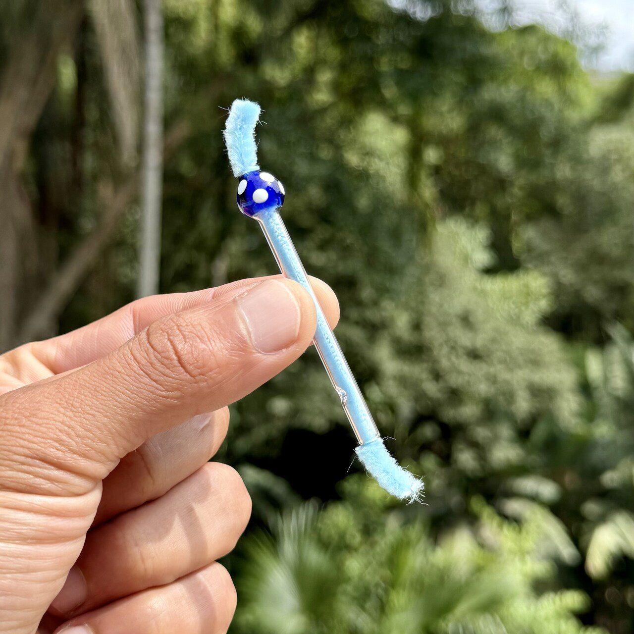 Glass mouthpiece with ball tip - blue - includes cleaning stick