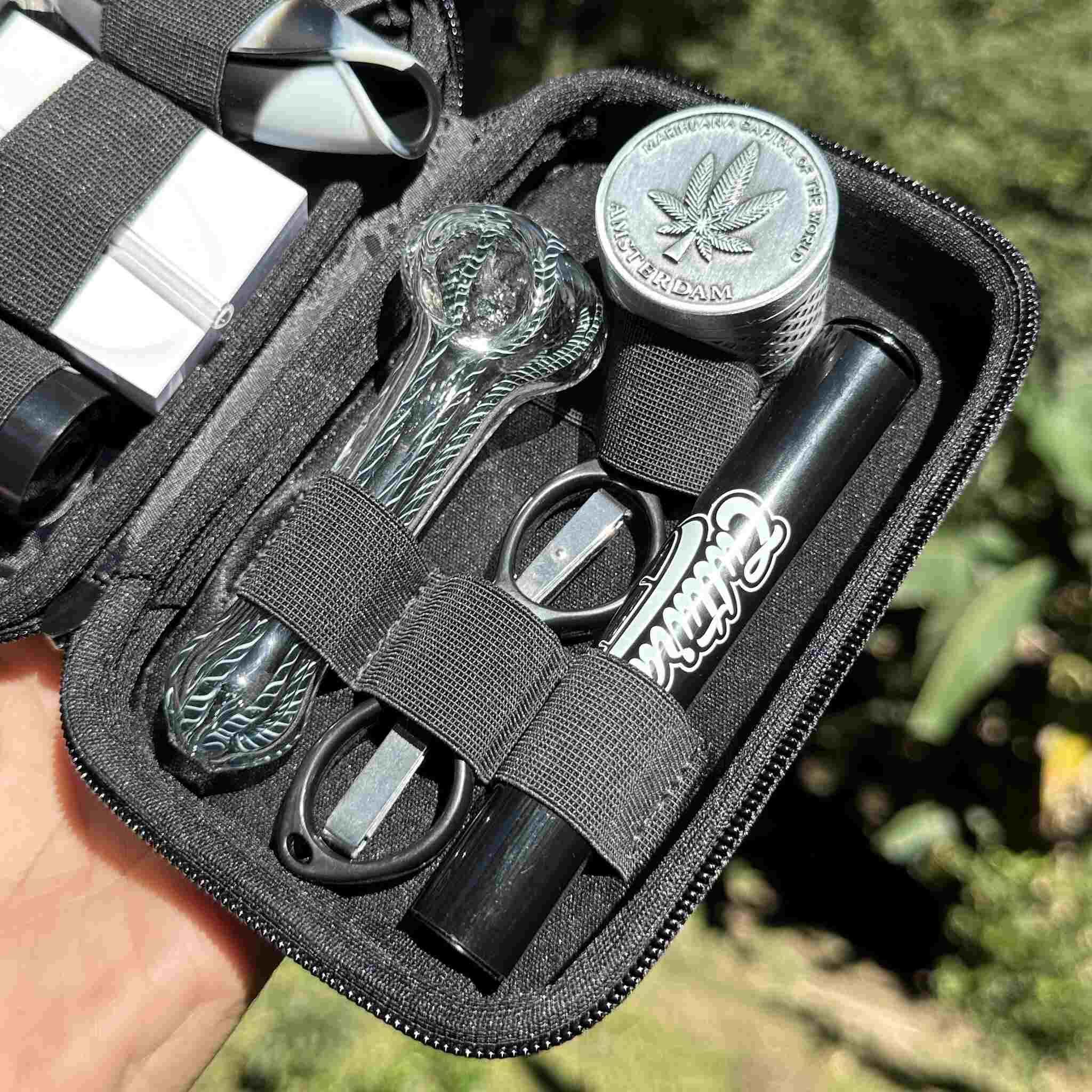 Alien Og Kit – with Squadafum Glass Pipe