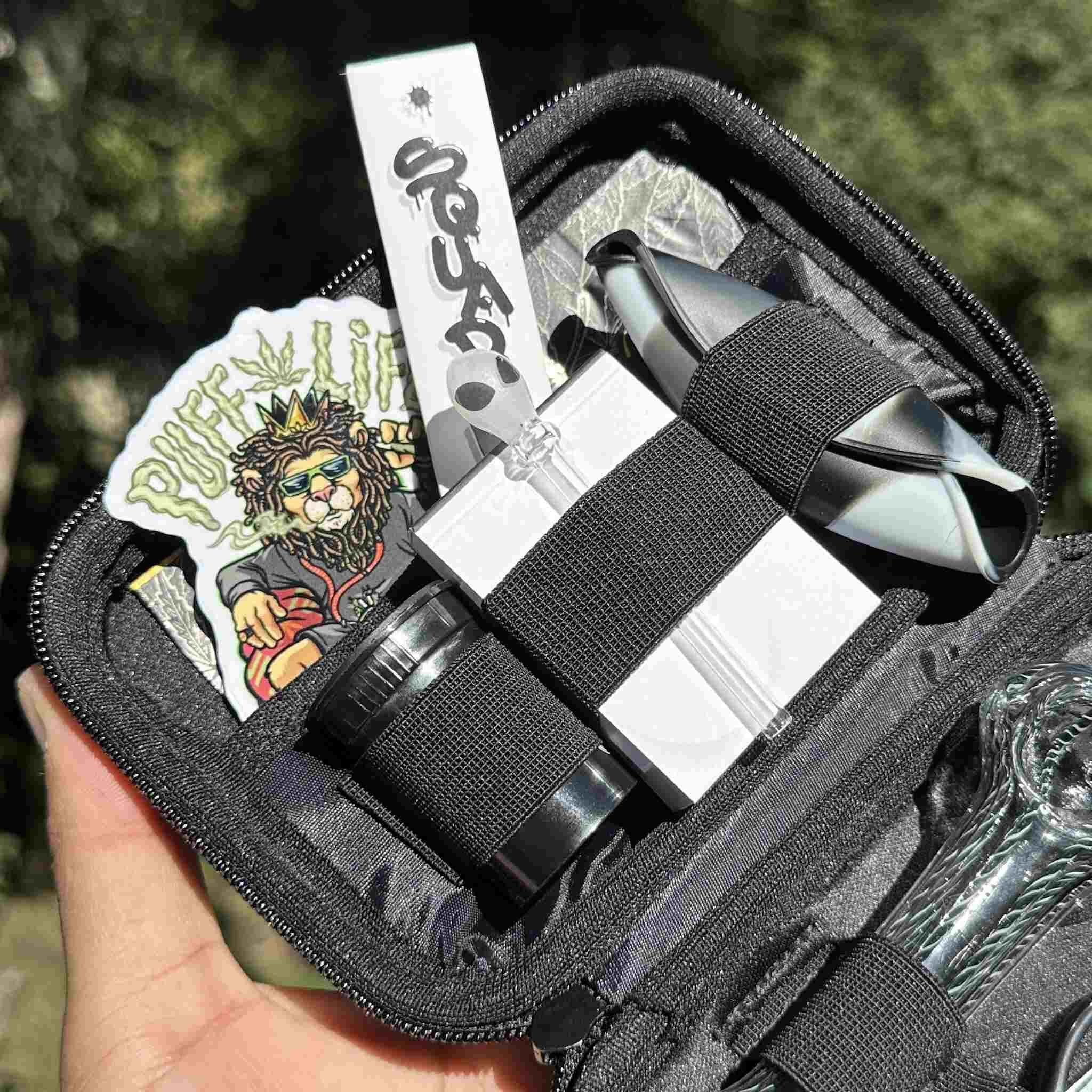 Alien Og Kit – with Squadafum Glass Pipe