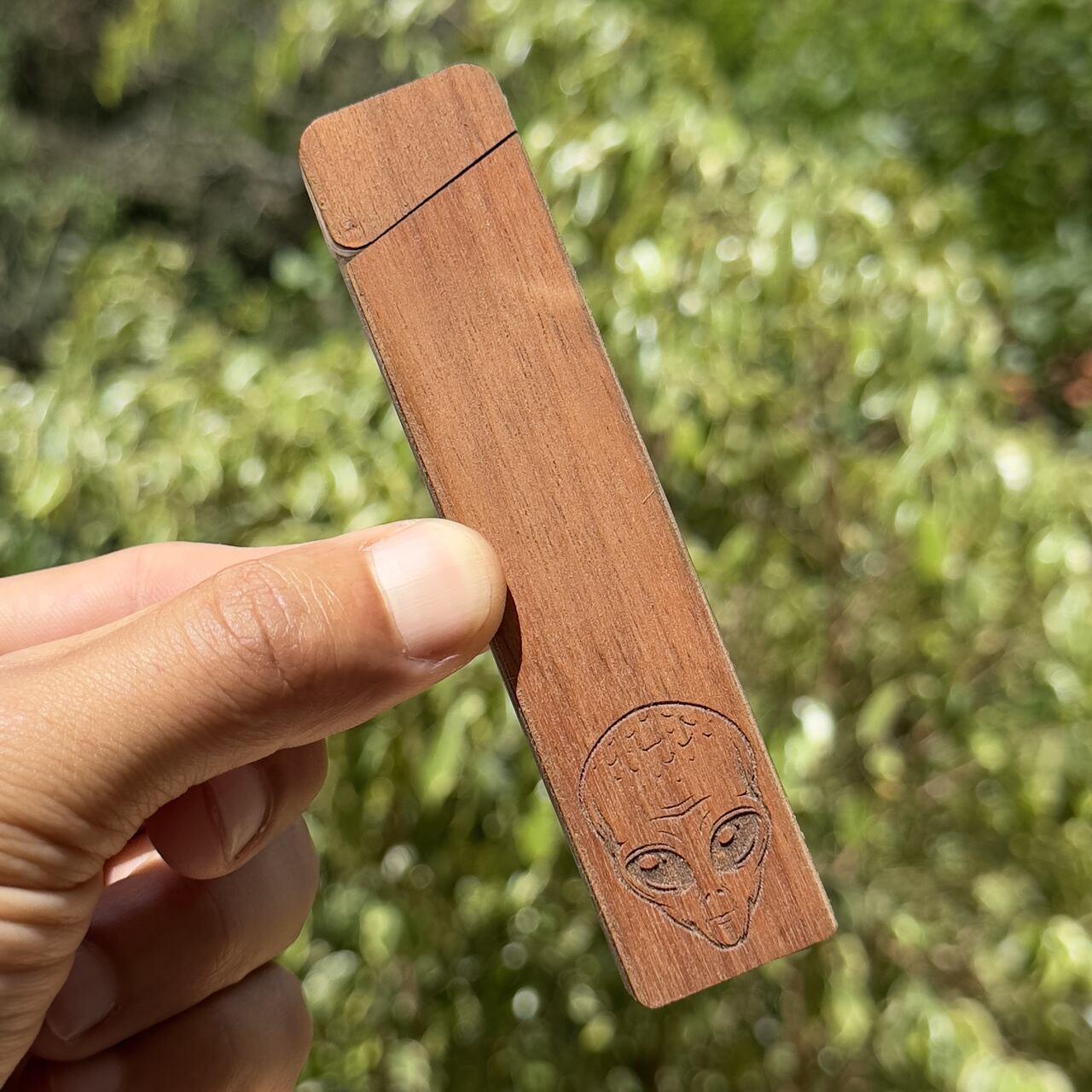 Wooden gate beck - E.T.